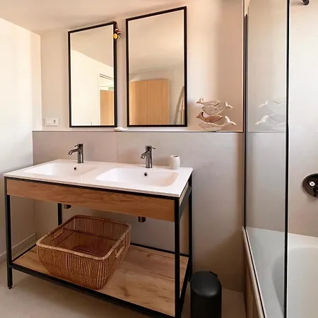 Dom wakacyjny Somptueuse 9 Et Sa Piscine Prive - 100 M De La