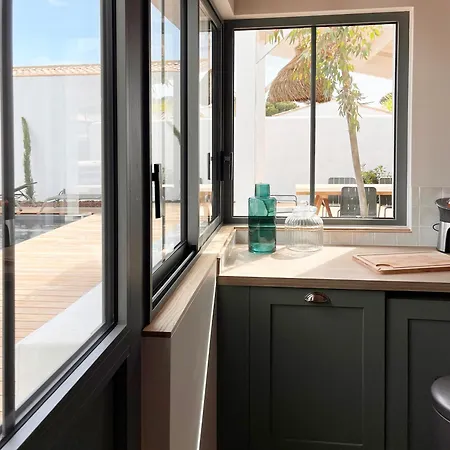 Somptueuse 9 Et Sa Piscine Prive - 100 M De La *