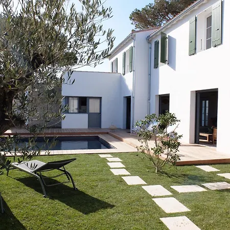 Somptueuse 9 Et Sa Piscine Prive - 100 M De La *