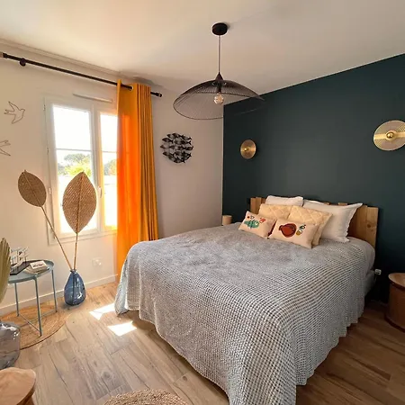 Vakantiehuis Somptueuse 9 Et Sa Piscine Prive - 100 M De La *