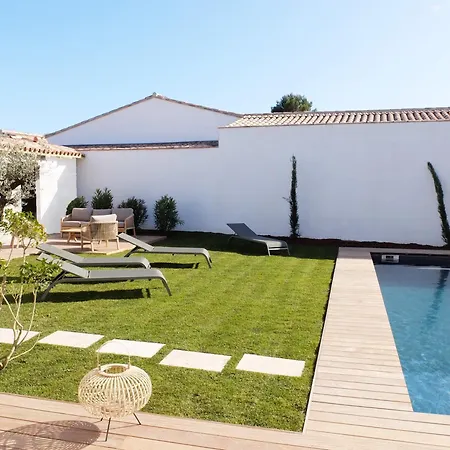 Somptueuse 9 Et Sa Piscine Prive - 100 M De La