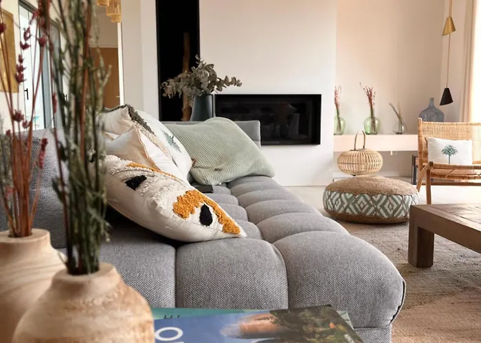 Somptueuse 9 Et Sa Piscine Privé - 100 M De La