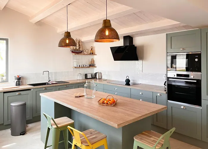 Somptueuse 9 Et Sa Piscine Privé - 100 M De La