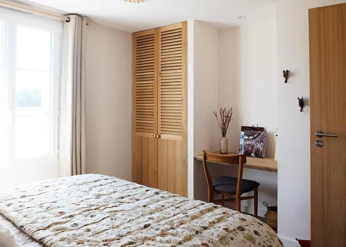 Somptueuse 9 Et Sa Piscine Privé - 100 M De La *