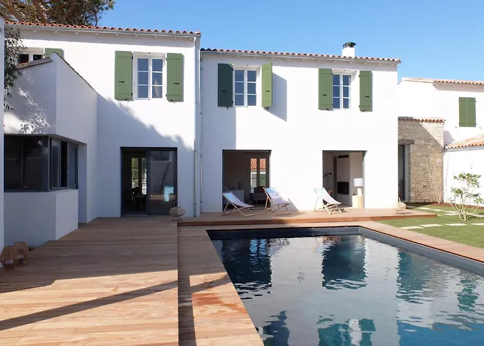 Somptueuse 9 Et Sa Piscine Privé - 100 M De La *